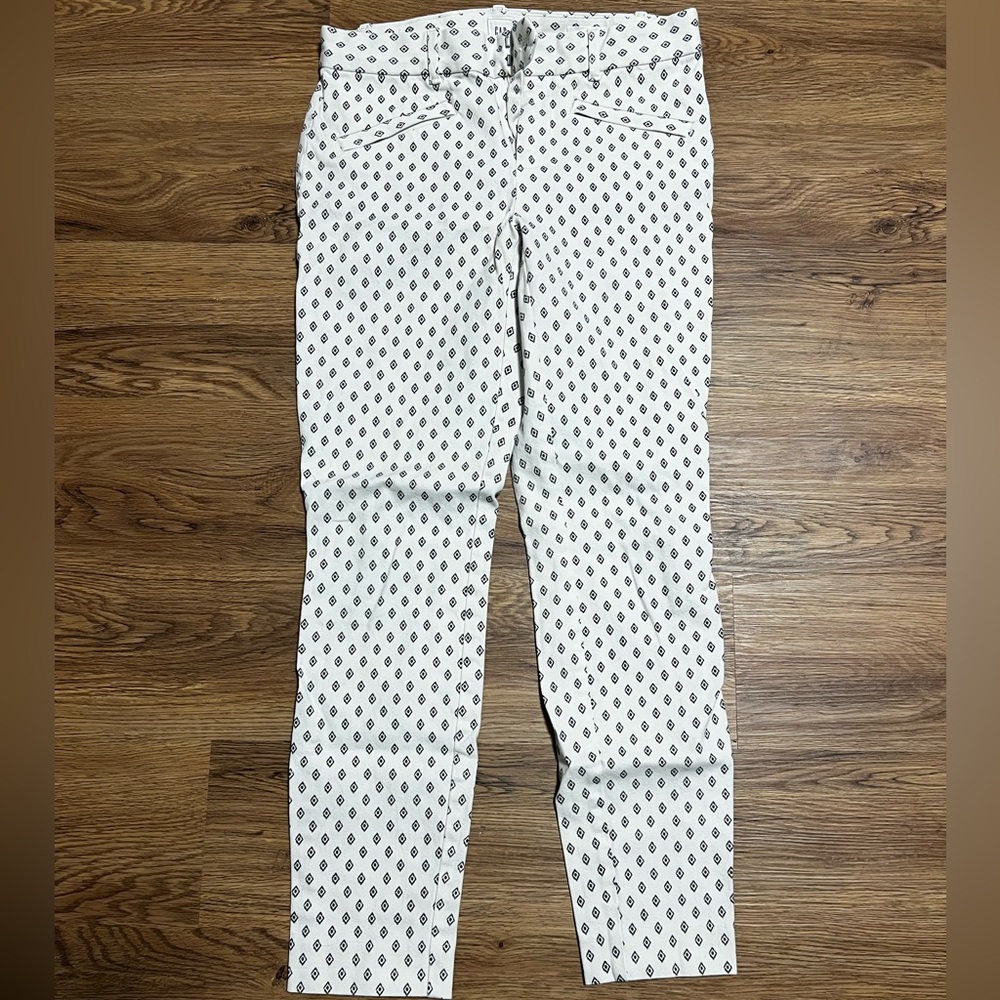 GAP Women’s Cream Pants with Black Diamond Pattern